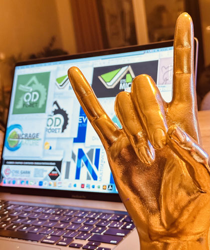 COMMUNICATION STRUCTURÉE CÔBM est une agence de communication située à Annonay, en Ardèche, spécialisée en stratégie digitale, création d’identité visuelle et développement de visibilité sur le web.